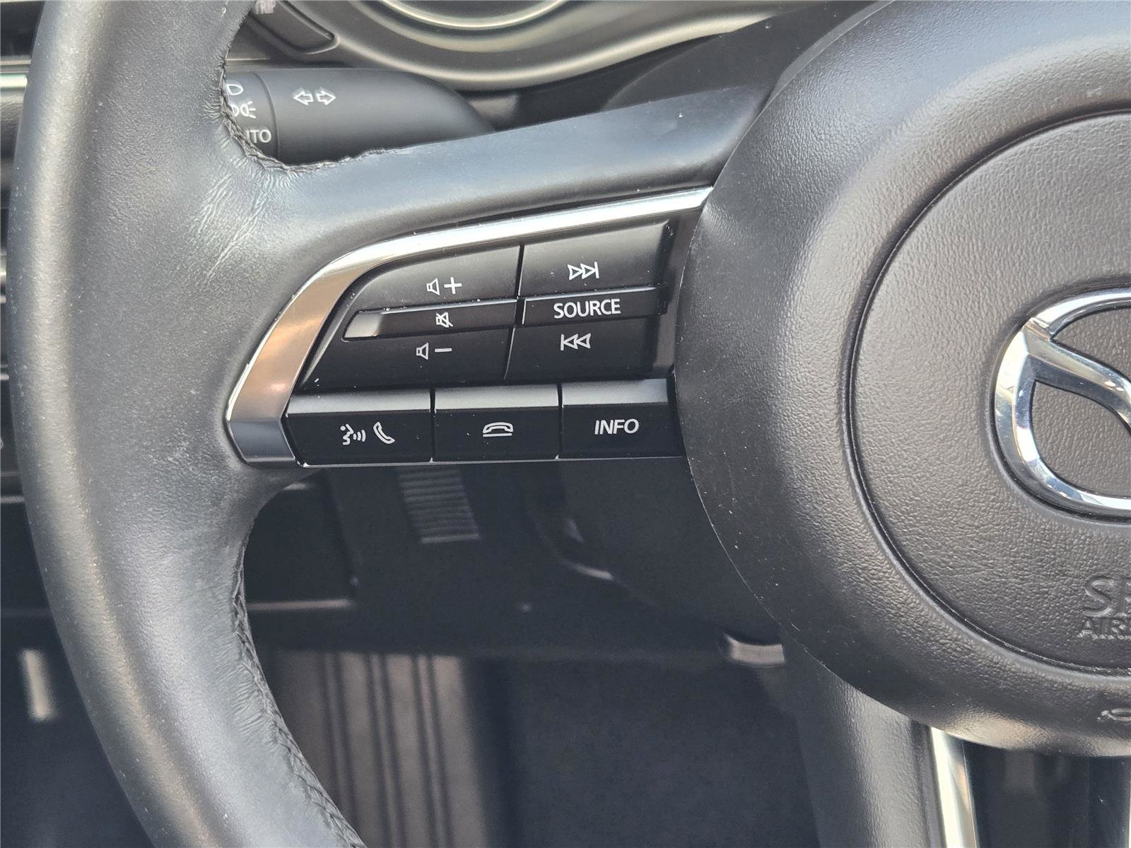 Used 2025 MAZDA MAZDA3 s FWD image 25