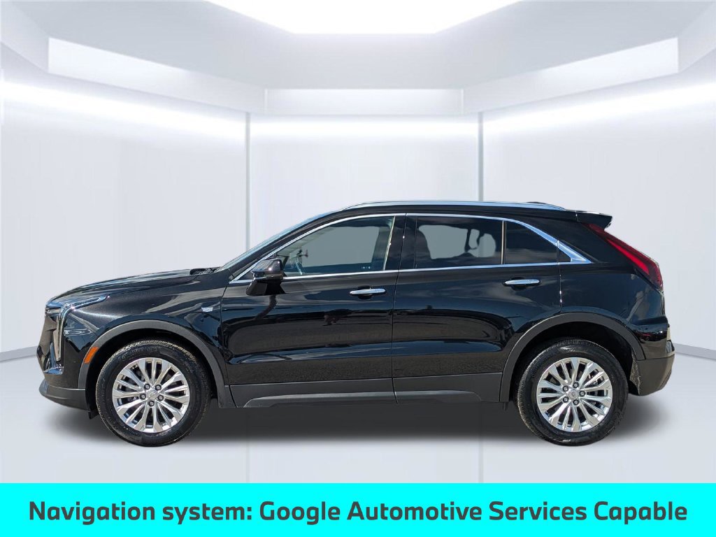 Used 2024 Cadillac XT4 Luxury w/ Cold Weather Package FWD image 2