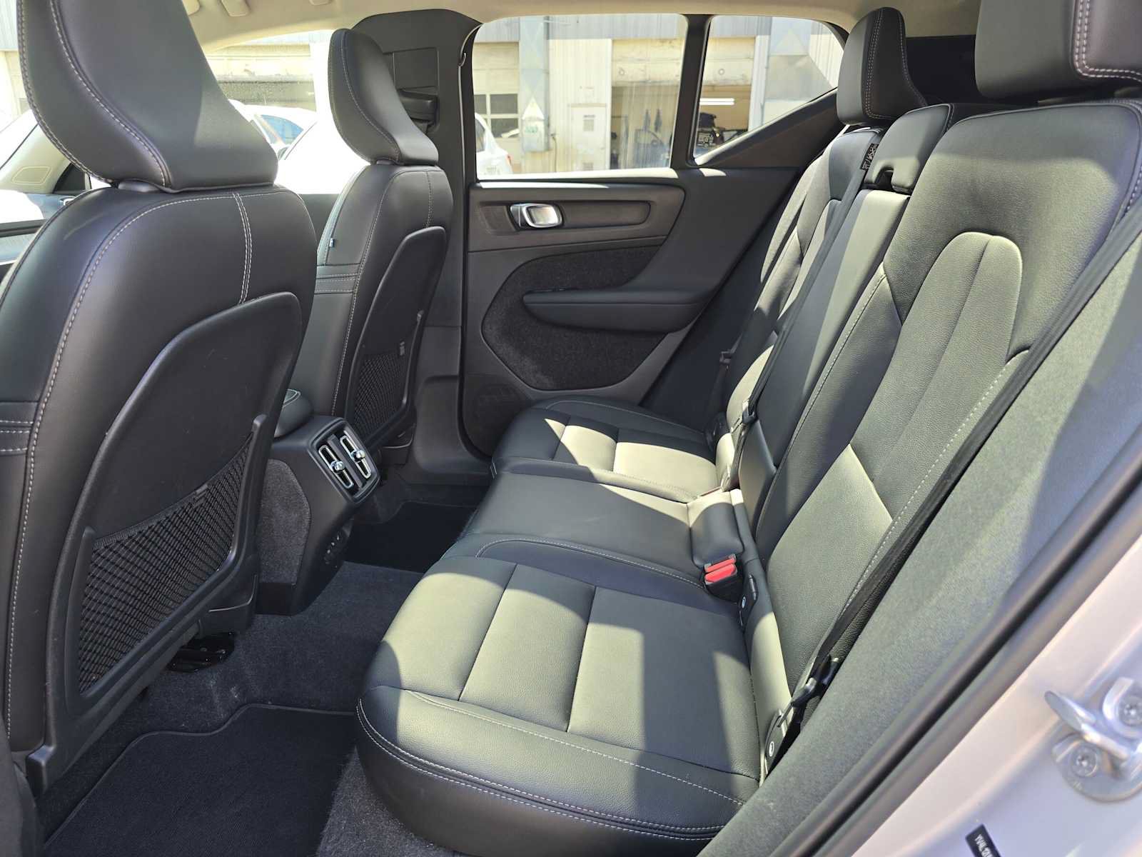 Certified 2024 Volvo XC40 B5 Core w/ Climate Package AWD/4WD image 17