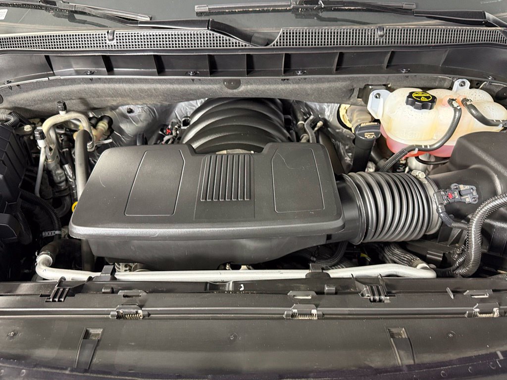 Used 2026 Chevrolet Suburban Premier AWD/4WD image 19