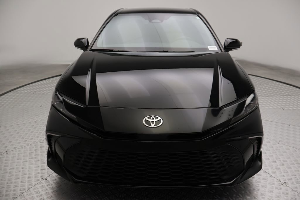 Certified 2025 Toyota Camry SE FWD image 5