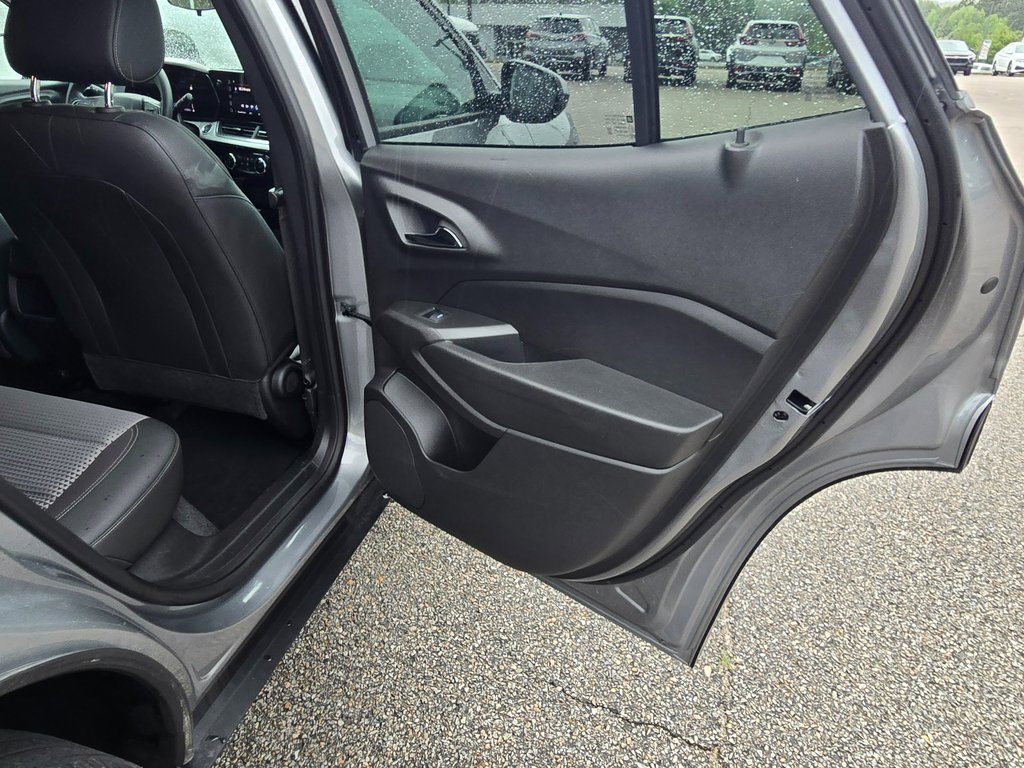Used 2024 Chevrolet Trax LT image 18
