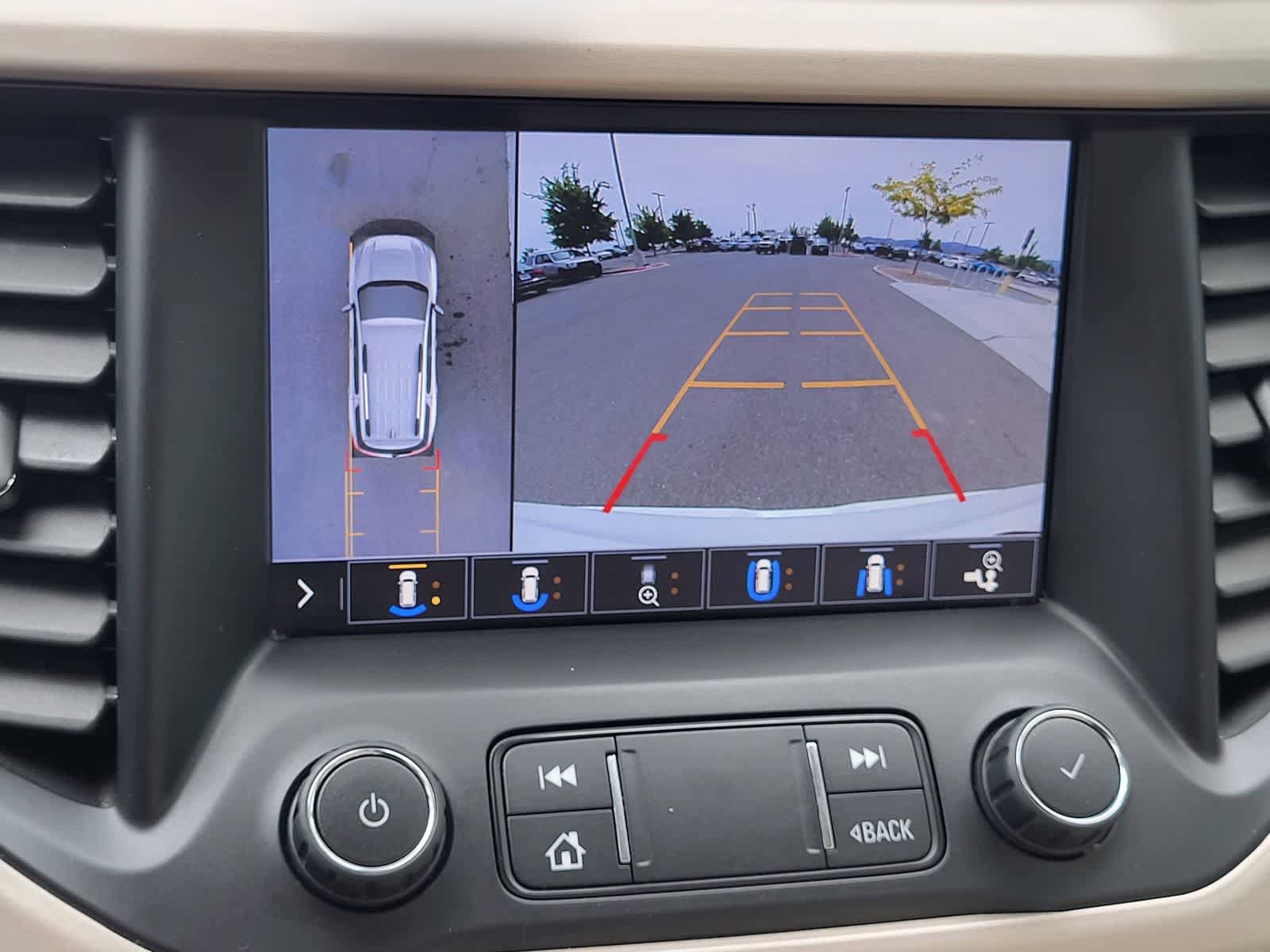Used 2020 GMC Acadia Denali w/ Technology Package AWD/4WD image 23