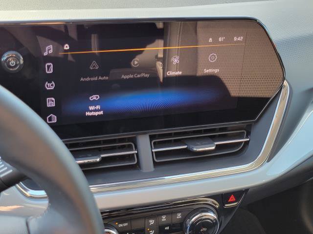 Used 2025 Chevrolet Trax LT w/ LT Convenience Package FWD image 19