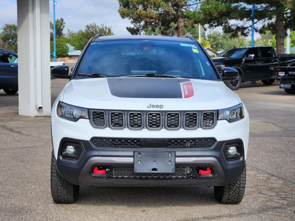 Used 2025 Jeep Compass Trailhawk AWD/4WD image 5