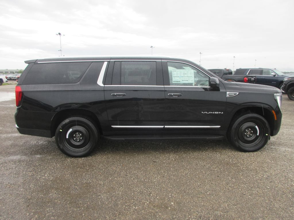 New 2026 GMC Yukon XL Elevation w/ Elevation Premium Package AWD/4WD image 3