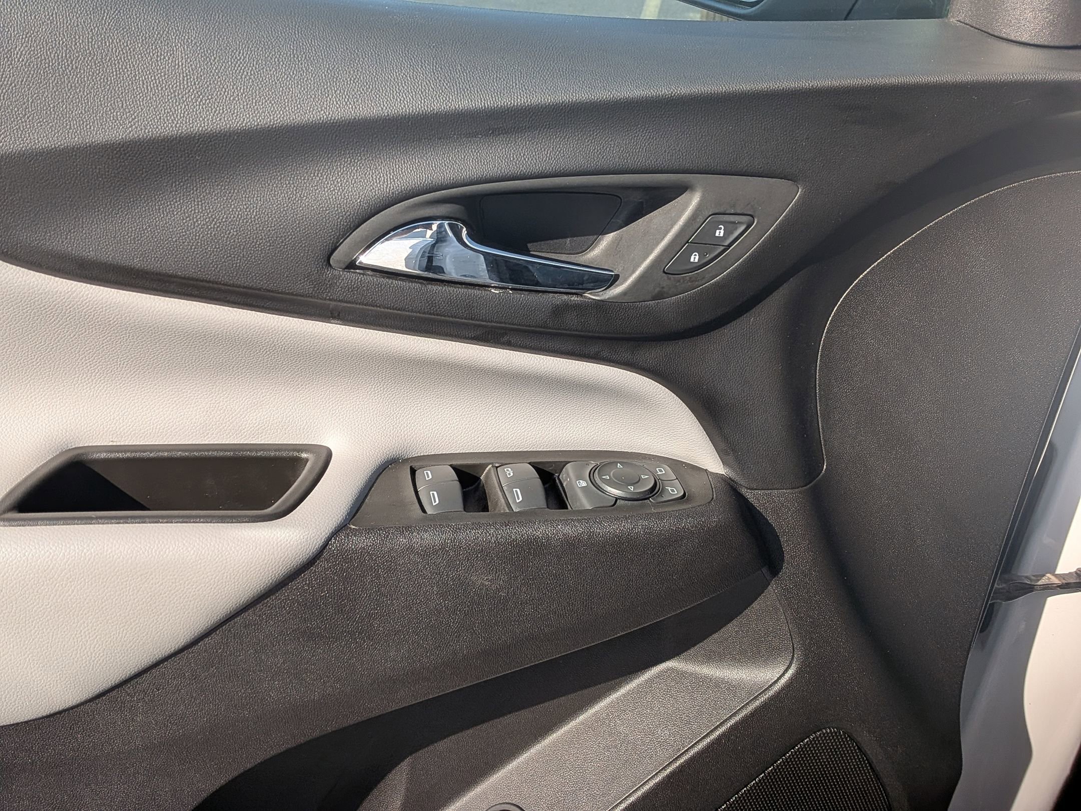 Certified 2024 Chevrolet Equinox LT w/ LPO, Floor Liner Package image 15