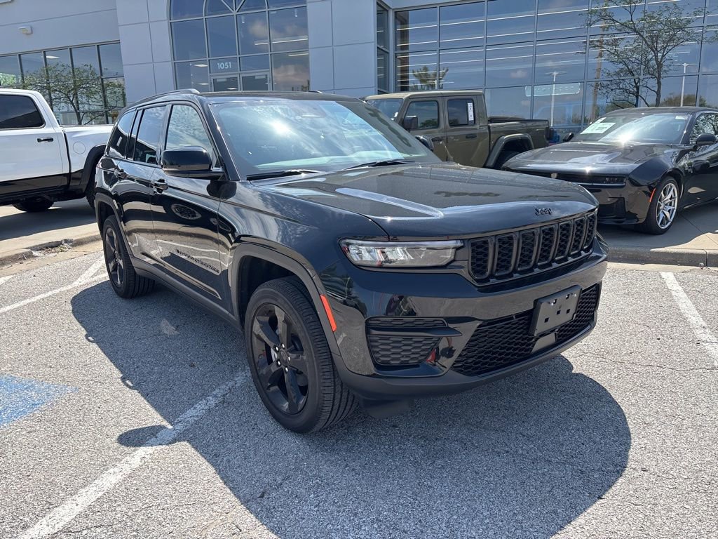 New 2025 Jeep Grand Cherokee Altitude AWD/4WD image 7