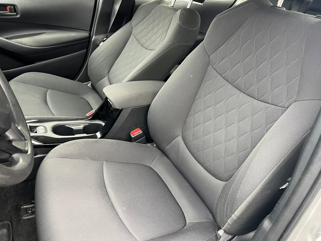 Used 2022 Toyota Corolla LE image 9