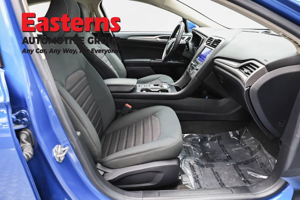 Used 2020 Ford Fusion SE FWD image 24