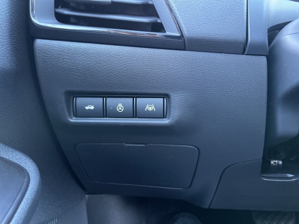 New 2026 Nissan Sentra SR w/ SR Premium Package FWD image 19