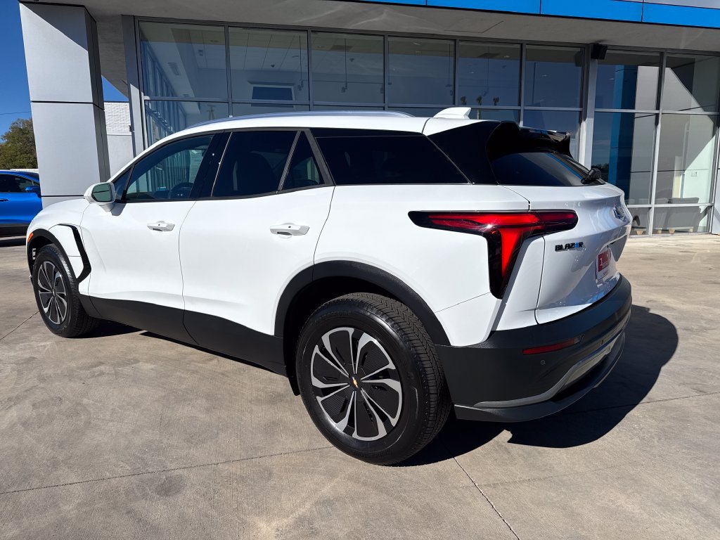 Used 2024 Chevrolet Blazer EV LT AWD/4WD image 3