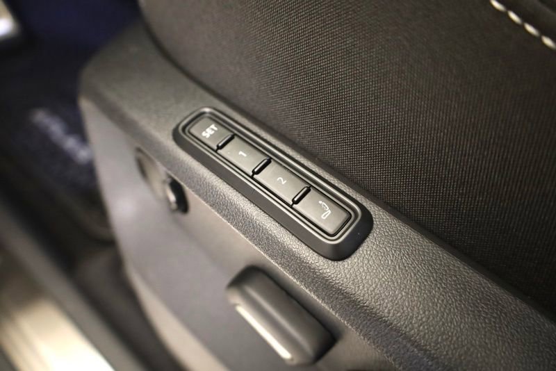 New 2026 Volkswagen Atlas Cross Sport SEL Premium R-Line image 15