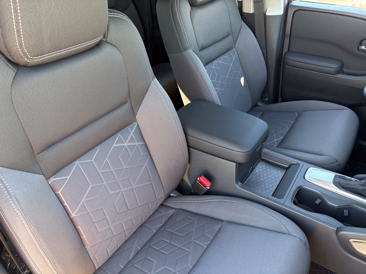 New 2027 Nissan Frontier SV RWD image 11