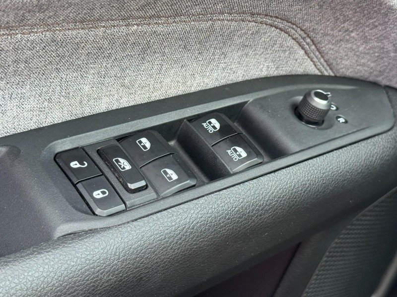 Used 2023 Jeep Compass Latitude AWD/4WD image 22