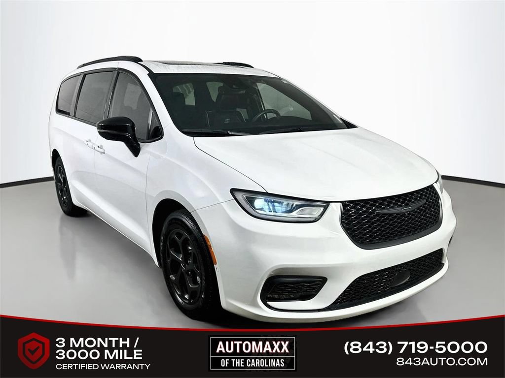 Used 2024 Chrysler Pacifica Premium