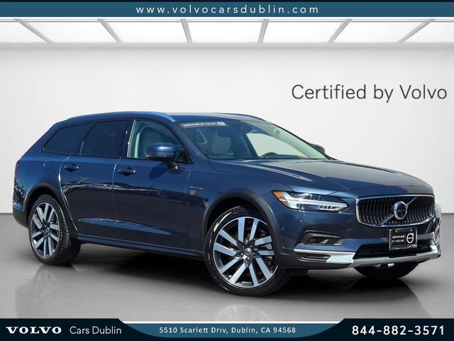 Certified 2025 Volvo V90 B6 Cross Country Plus AWD/4WD image 1