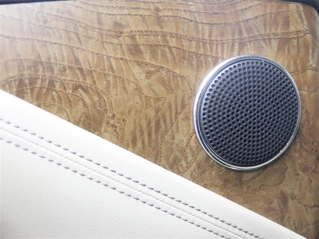 Used 2022 Nissan Armada SL w/ Captain's Chairs Package image 18