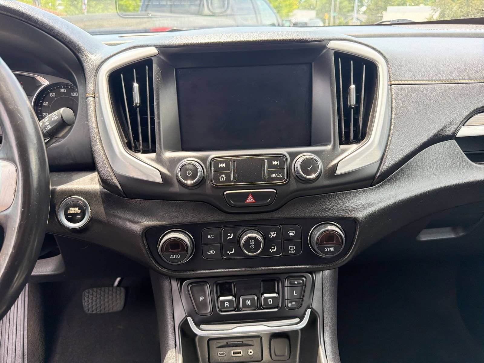 Used 2019 GMC Terrain SLE w/ Driver Convenience Package FWD image 32