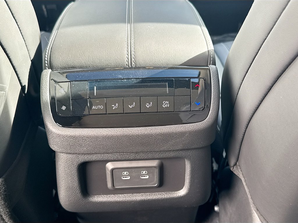 Used 2027 INFINITI QX60 Pure w/ Cargo Package FWD image 27