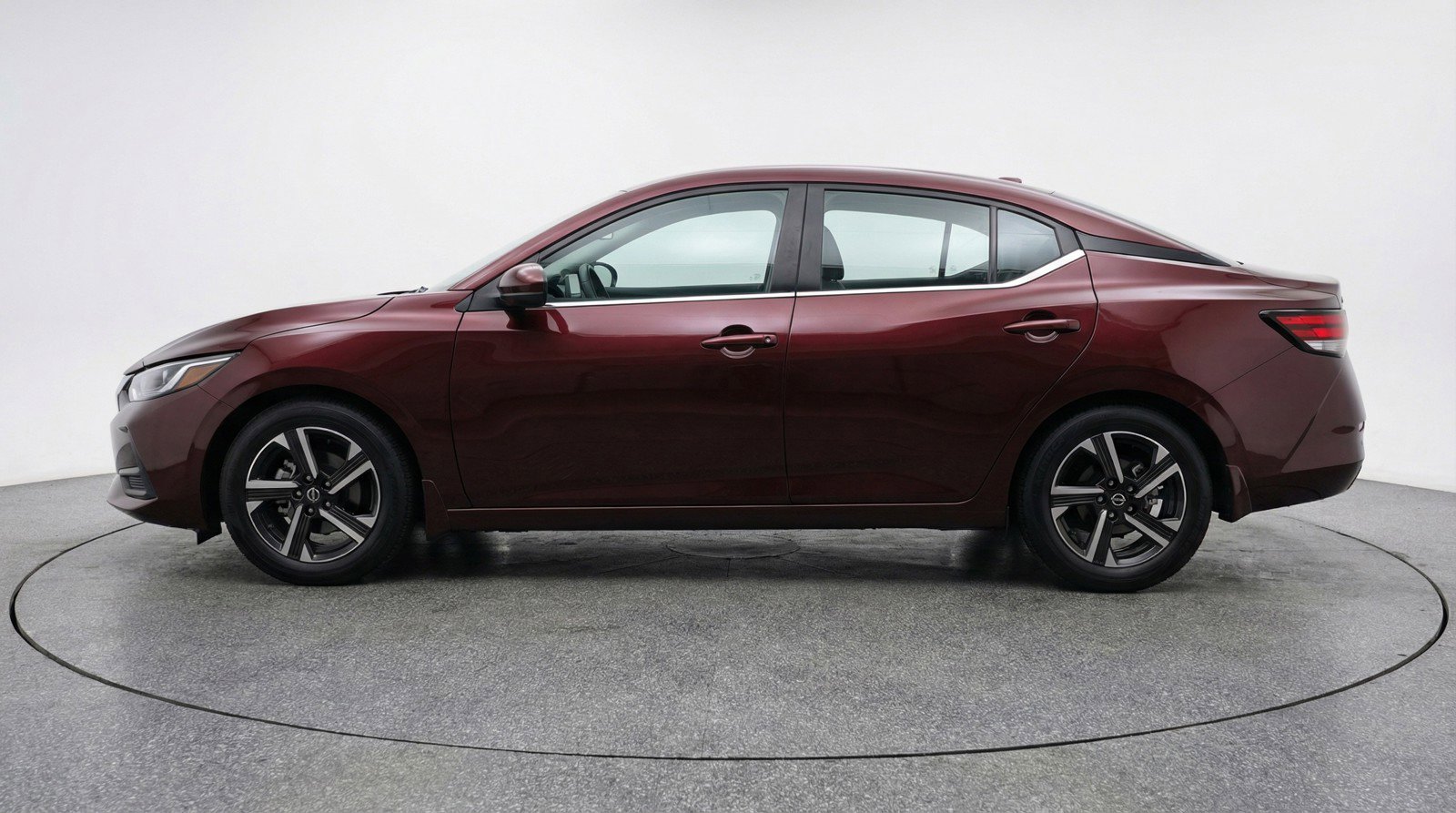 Used 2025 Nissan Sentra SV image 5