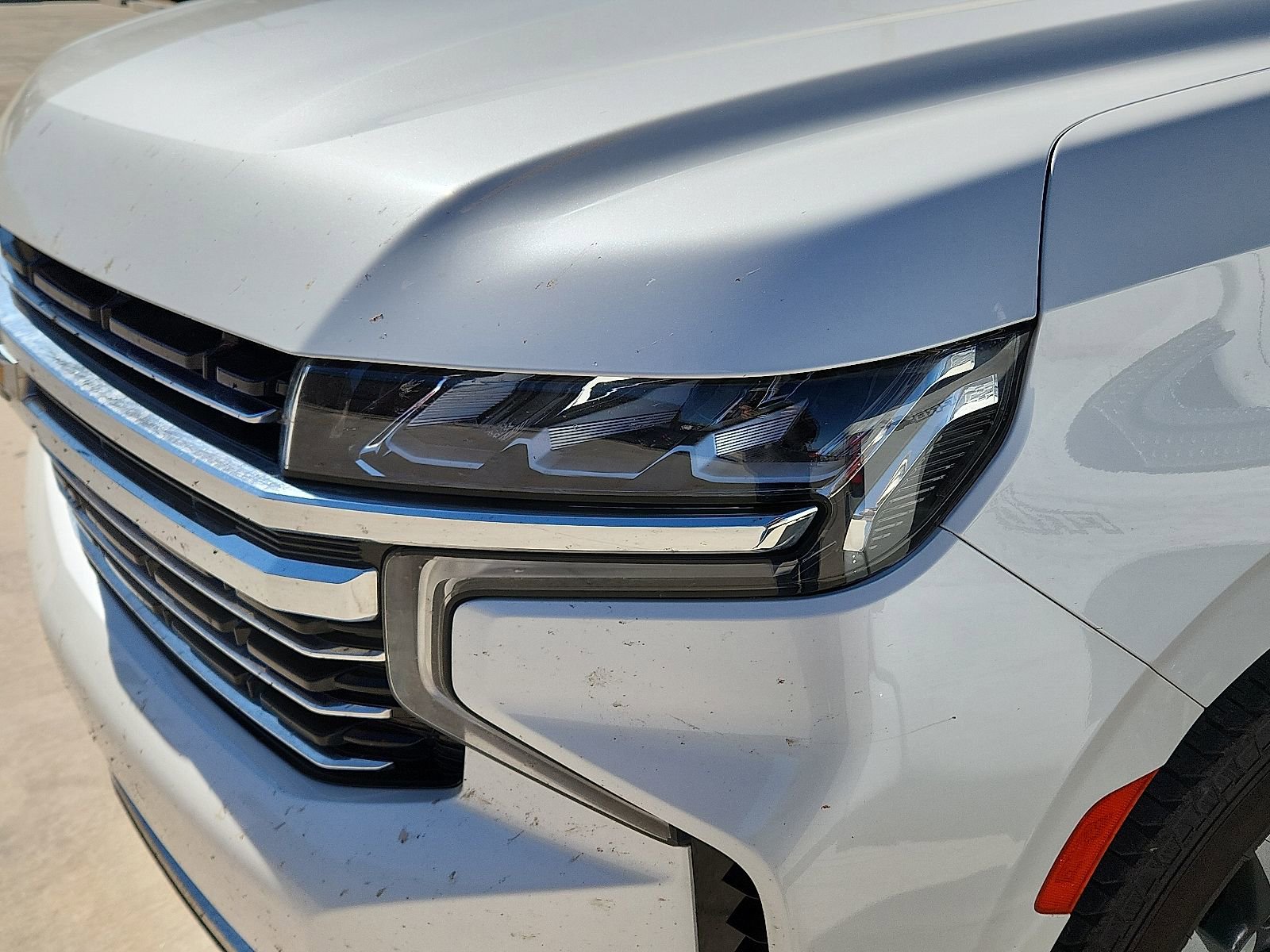 Used 2022 Chevrolet Suburban LT w/ Luxury Package image 2