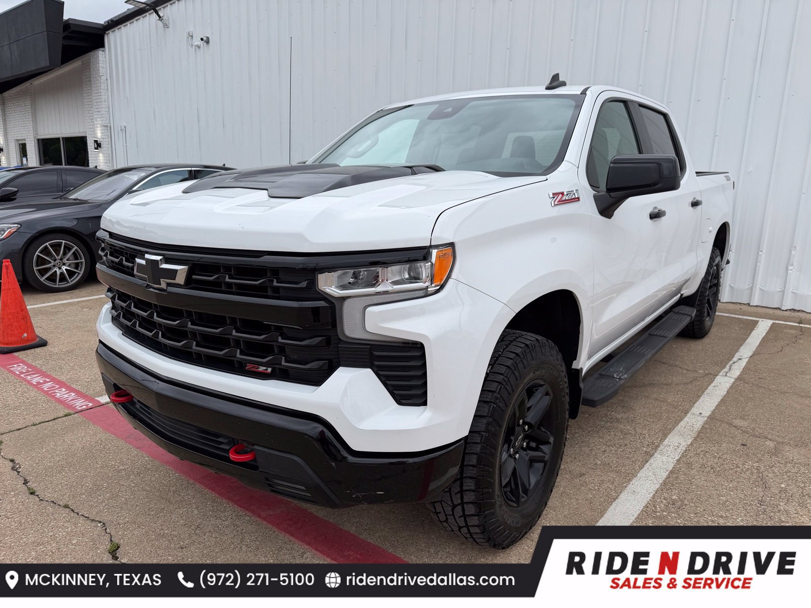 Used 2024 Chevrolet Silverado 1500 LT Trail Boss w/ Protection Package AWD/4WD image 1