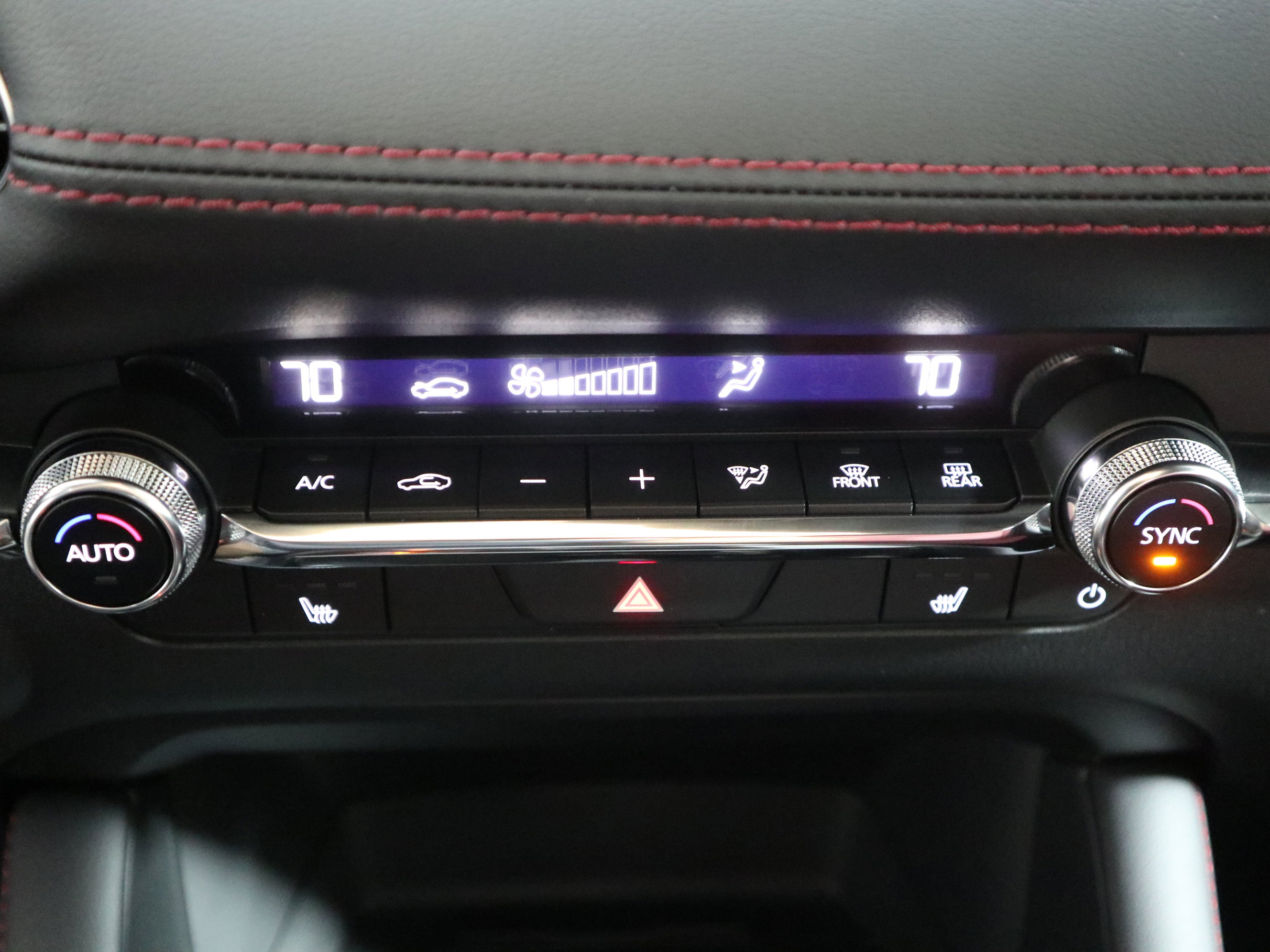 New 2026 MAZDA MAZDA3 Carbon image 31