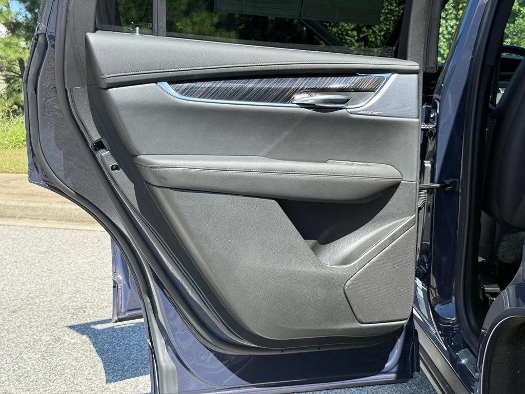 Certified 2025 Cadillac XT6 Premium Luxury FWD image 23