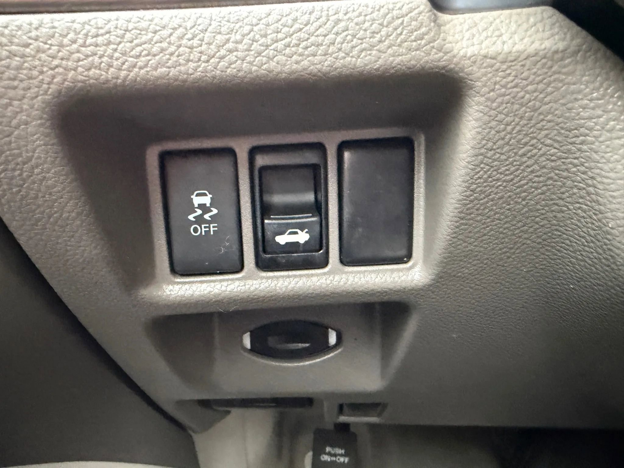 Used 2015 INFINITI Q40 w/ Navigation Package image 27