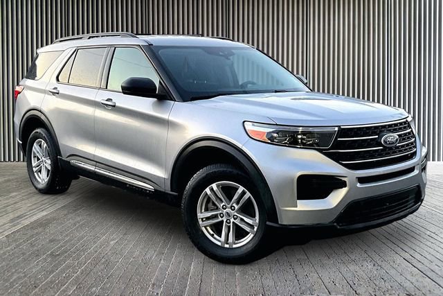 Used 2022 Ford Explorer XLT image 11