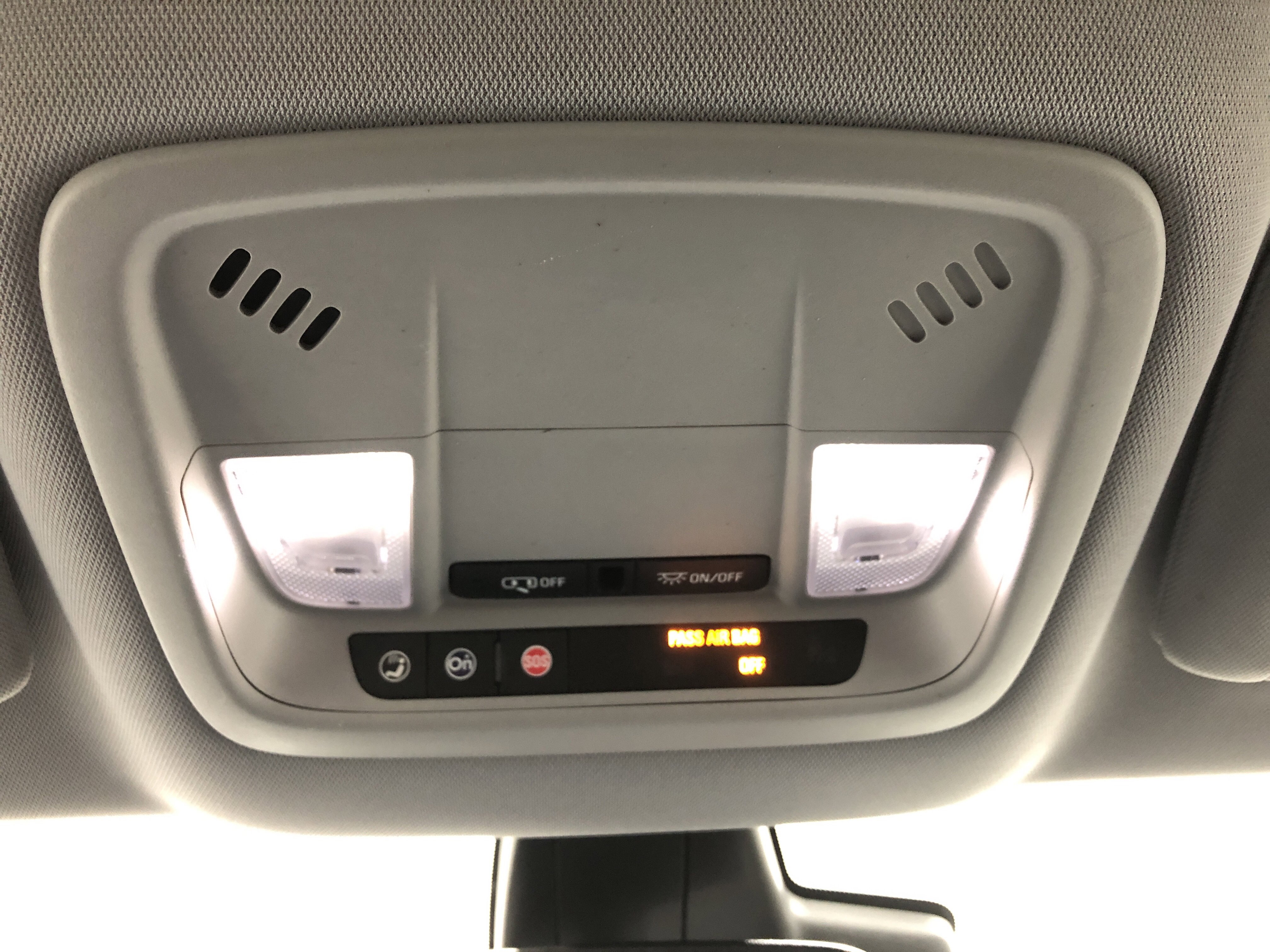 Used 2017 Chevrolet Volt Premier w/ Driver Confidence II Package image 18