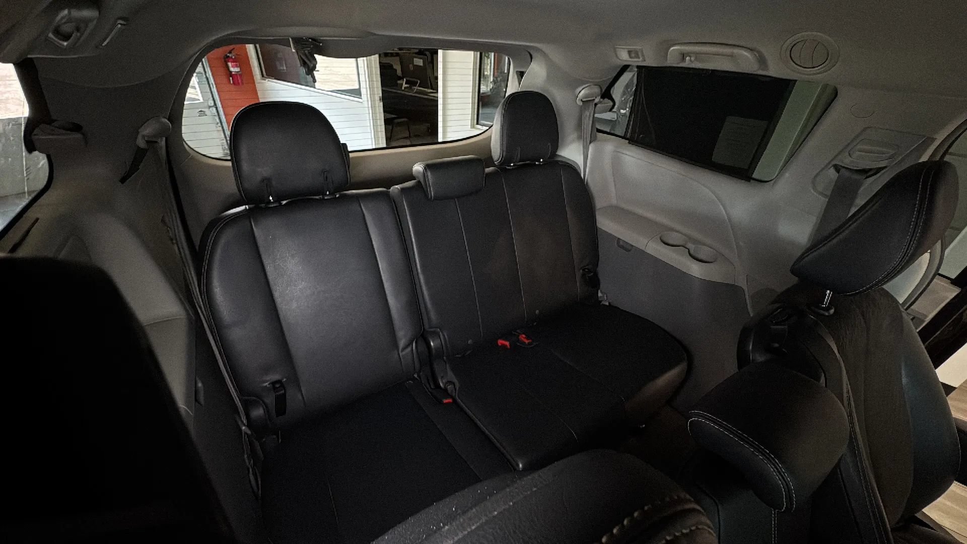 Used 2014 Toyota Sienna SE FWD image 23