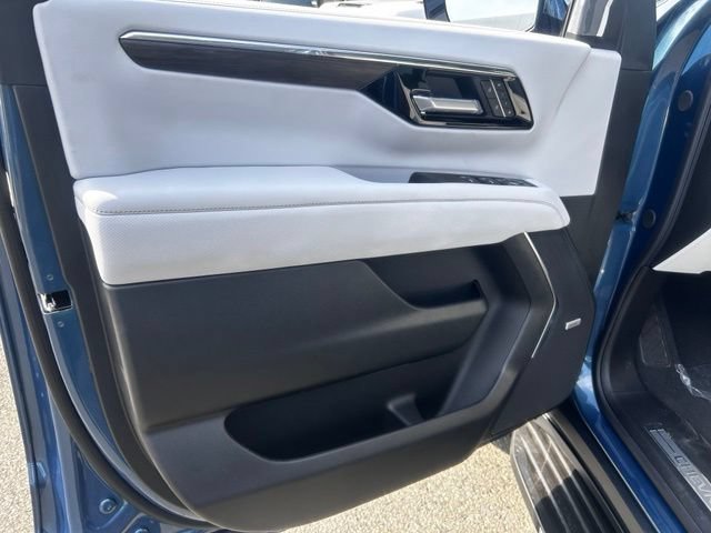 New 2026 Chevrolet Suburban Premier AWD/4WD image 10