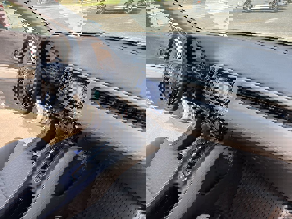 Certified 2021 Honda HR-V LX image 29