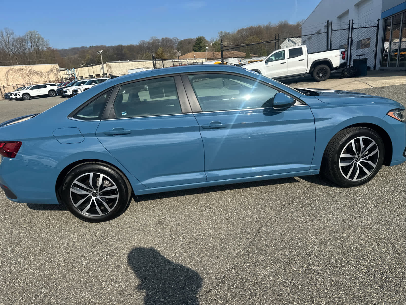 Used 2025 Volkswagen Jetta SE w/ Sunroof Package image 4