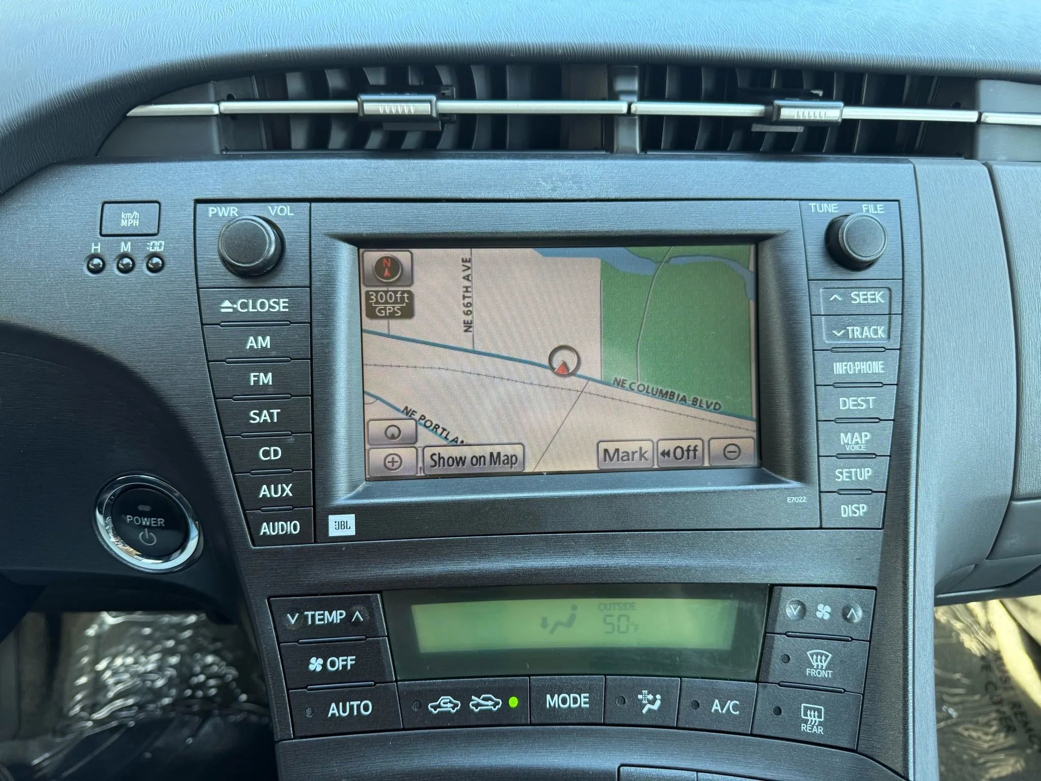 Used 2011 Toyota Prius Three w/ Navigation Pkg image 18