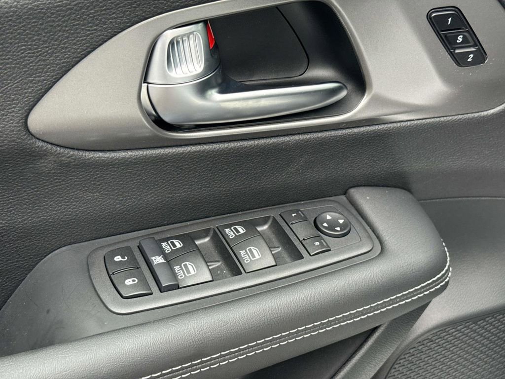 New 2026 Chrysler Pacifica Select image 19