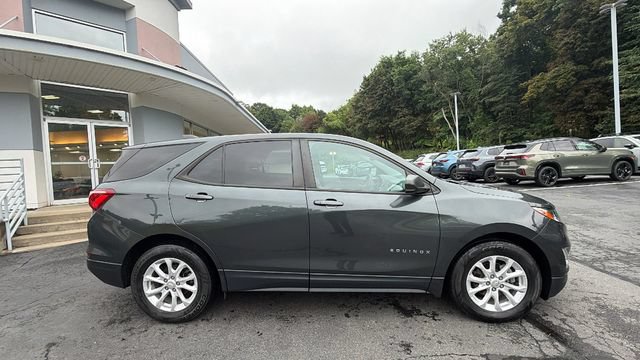 Used 2020 Chevrolet Equinox LS w/ LS Convenience Package FWD image 4