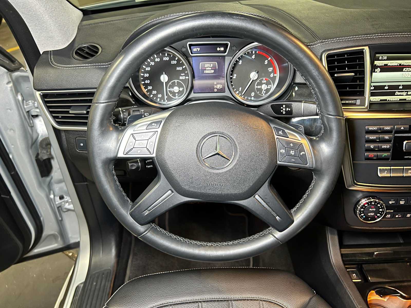 Certified 2016 Mercedes-Benz GL 320 BlueTEC 4MATIC image 28