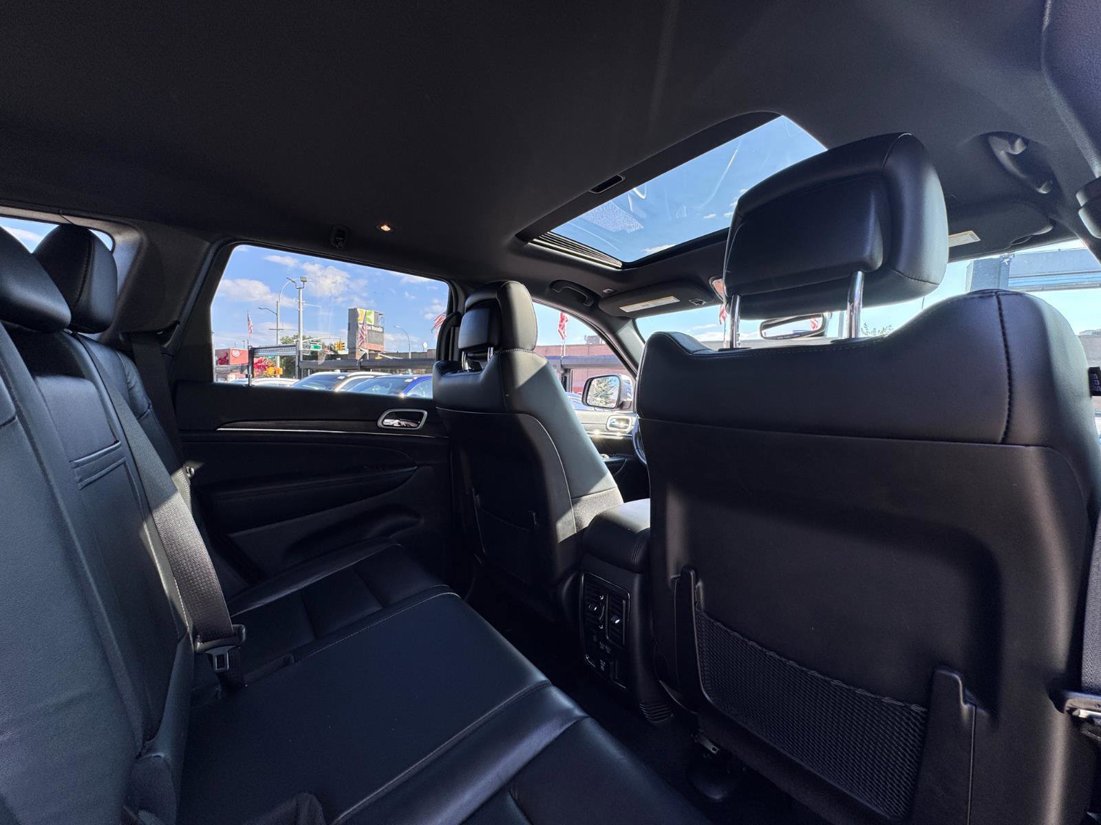 Used 2021 Jeep Grand Cherokee Limited image 28