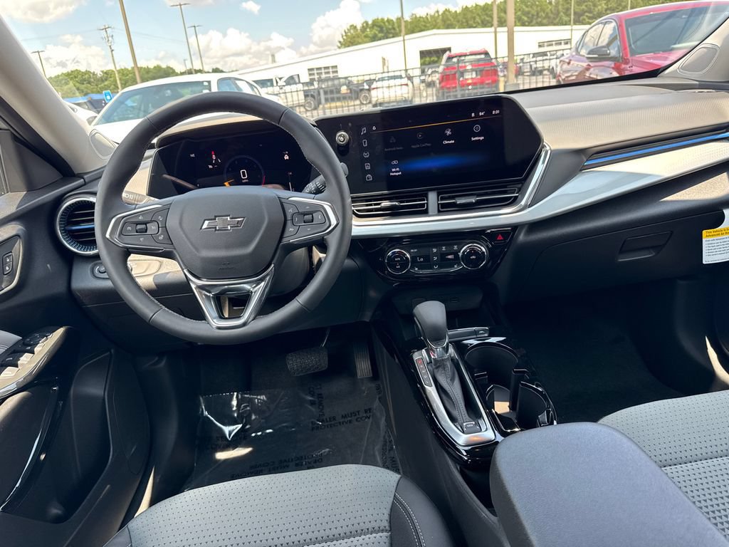 New 2026 Chevrolet Trax LT w/ Midnight Edition FWD image 23