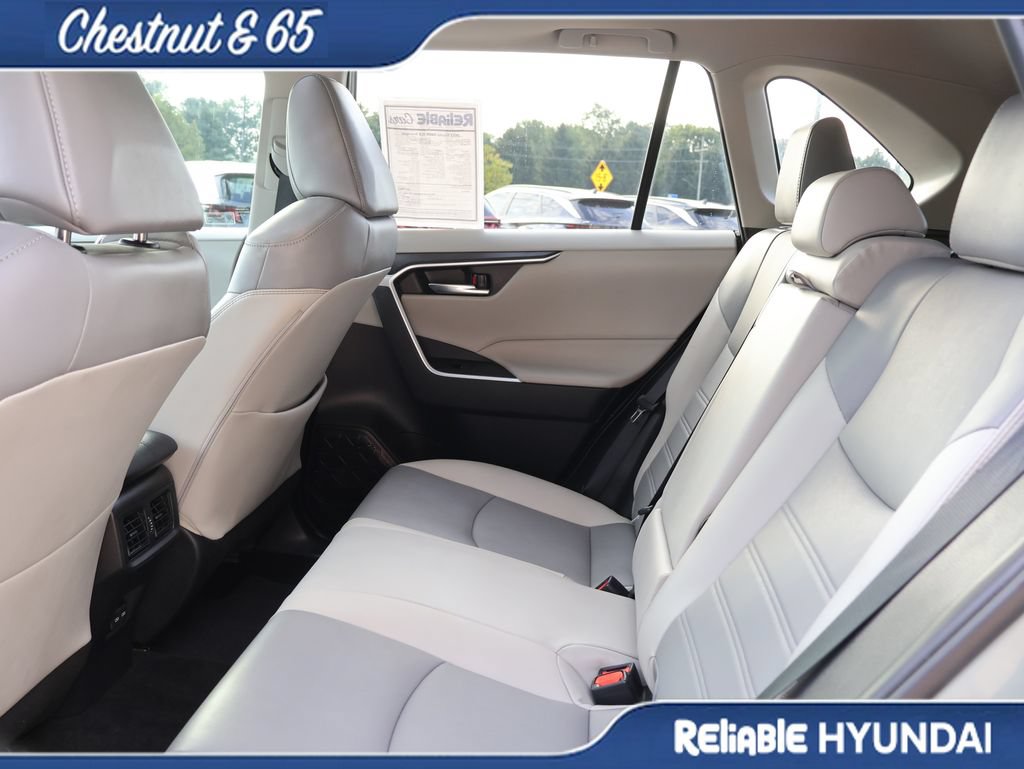 Used 2022 Toyota RAV4 XLE Premium AWD/4WD image 18