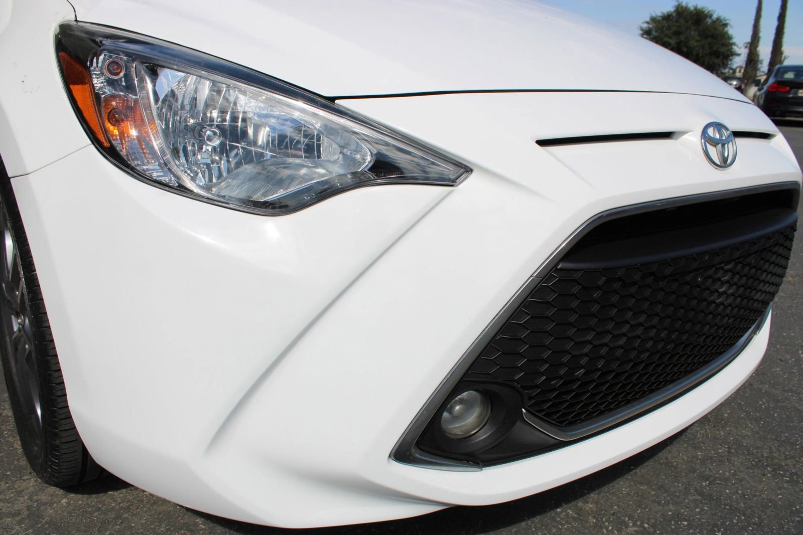 Used 2019 Toyota Yaris LE FWD image 5