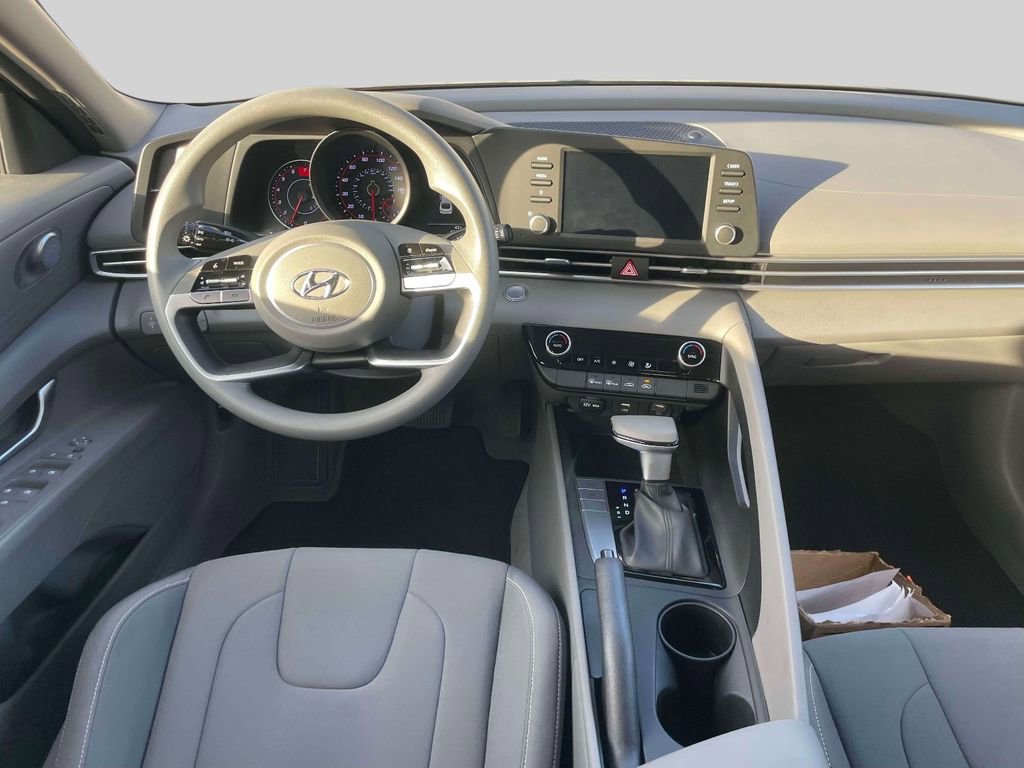 Used 2023 Hyundai Elantra SEL w/ Preferred Accessory Package image 13