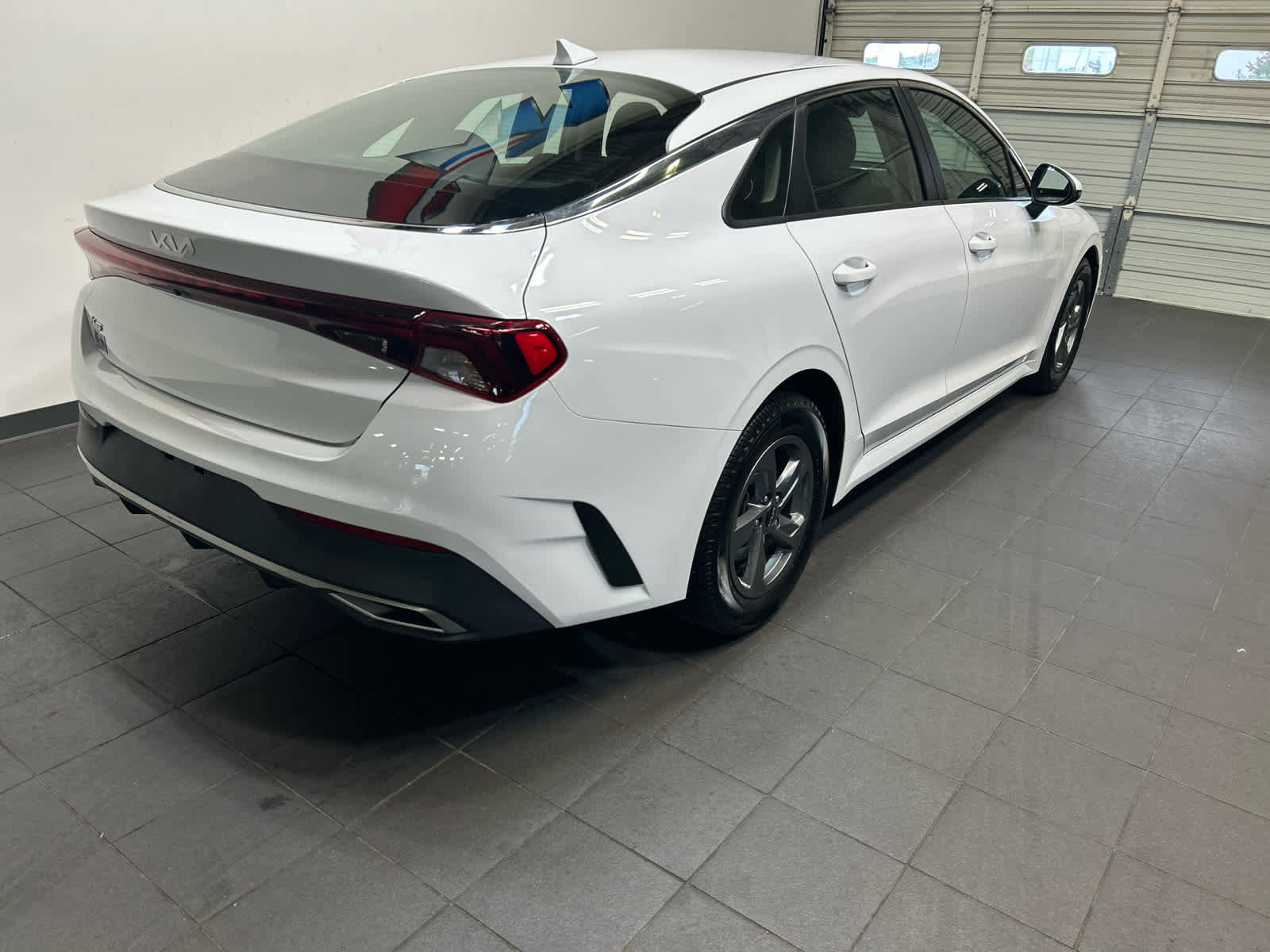 Used 2022 Kia K5 LX FWD image 3