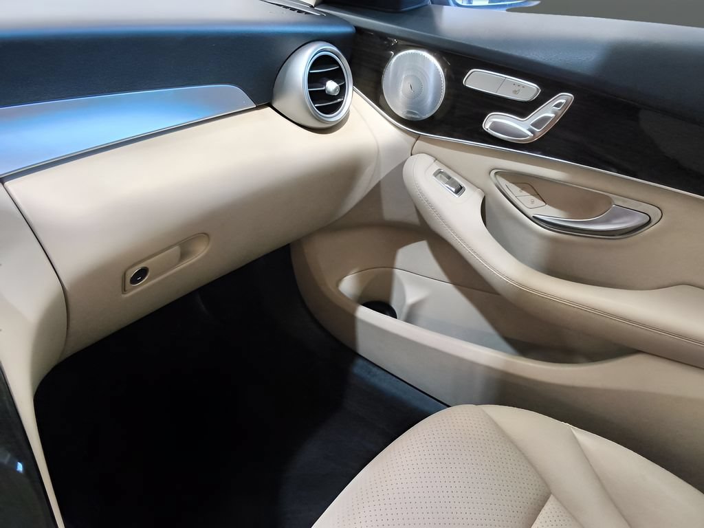 Used 2018 Mercedes-Benz C 300 4MATIC Sedan w/ Parking Assist Package image 19