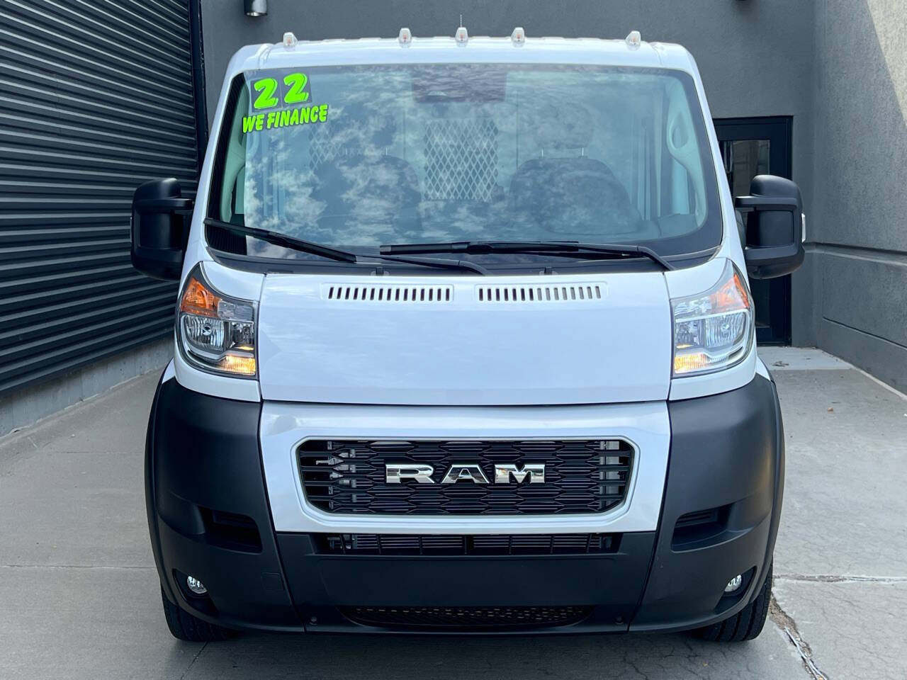 Used 2022 RAM ProMaster 2500 w/ Convenience Group FWD image 4