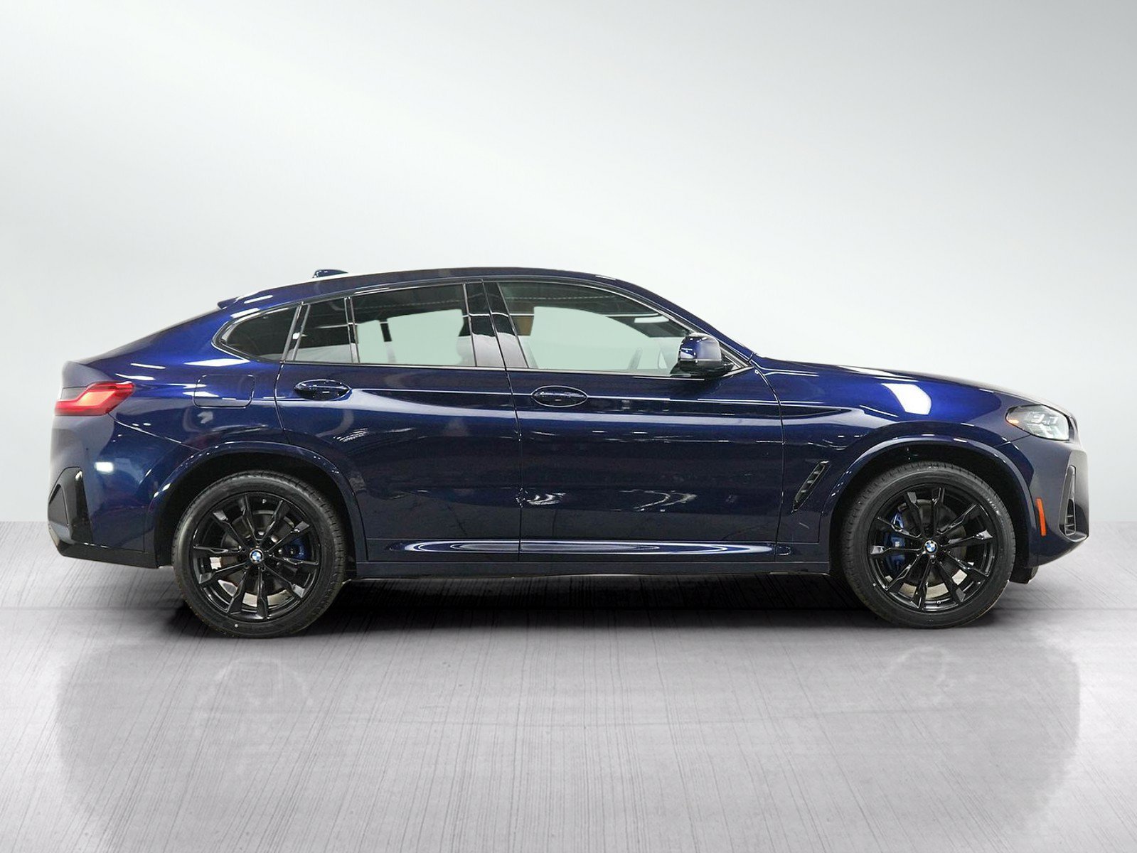 Used 2023 BMW X4 xDrive30i AWD/4WD image 6