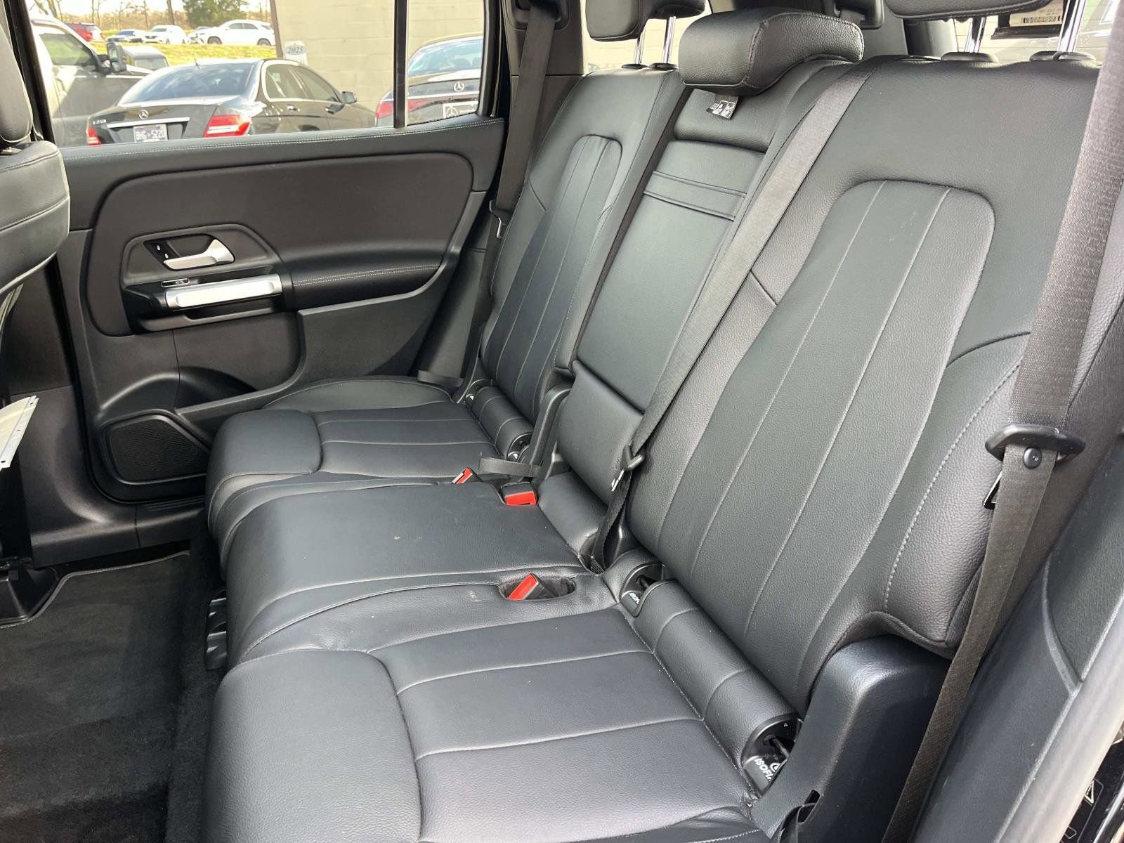 Used 2021 Mercedes-Benz GLB 250 w/ Premium Package image 16